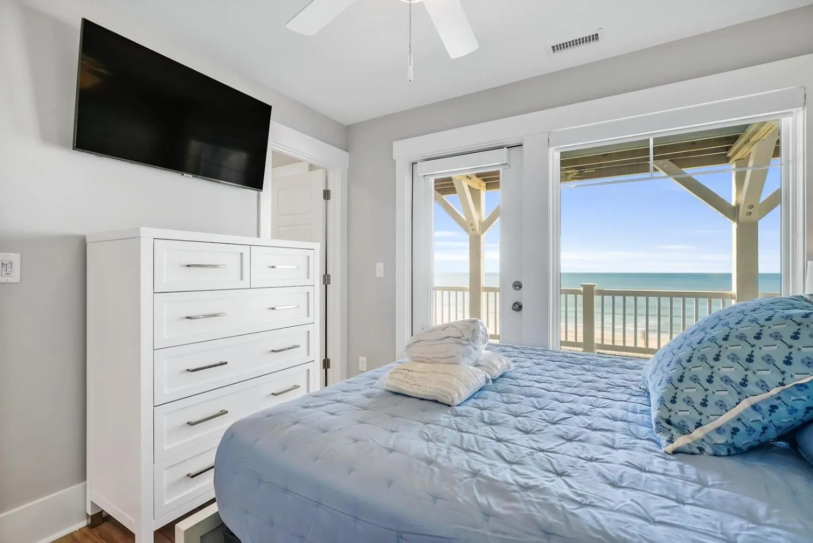 Karefree Oak Island