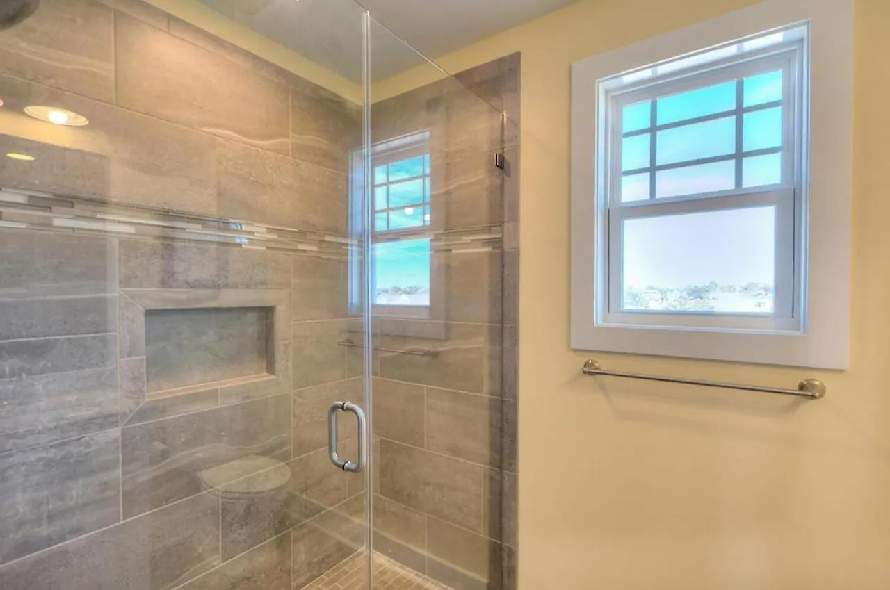 4003 E Drive Oak Island