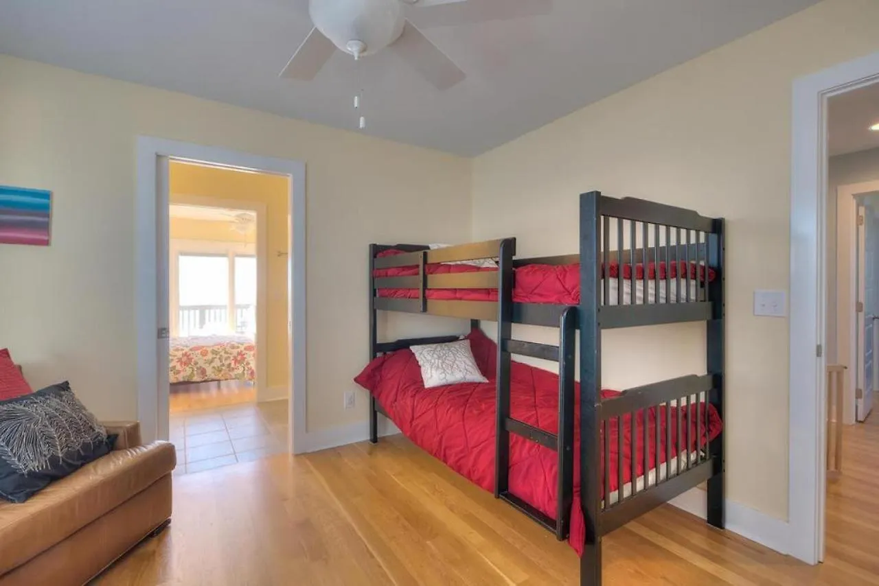 4003 E Drive *