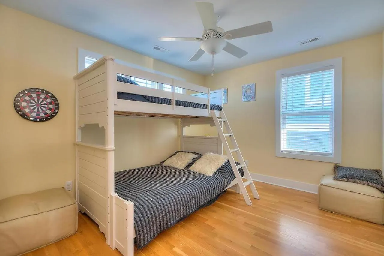 4003 E Drive Oak Island