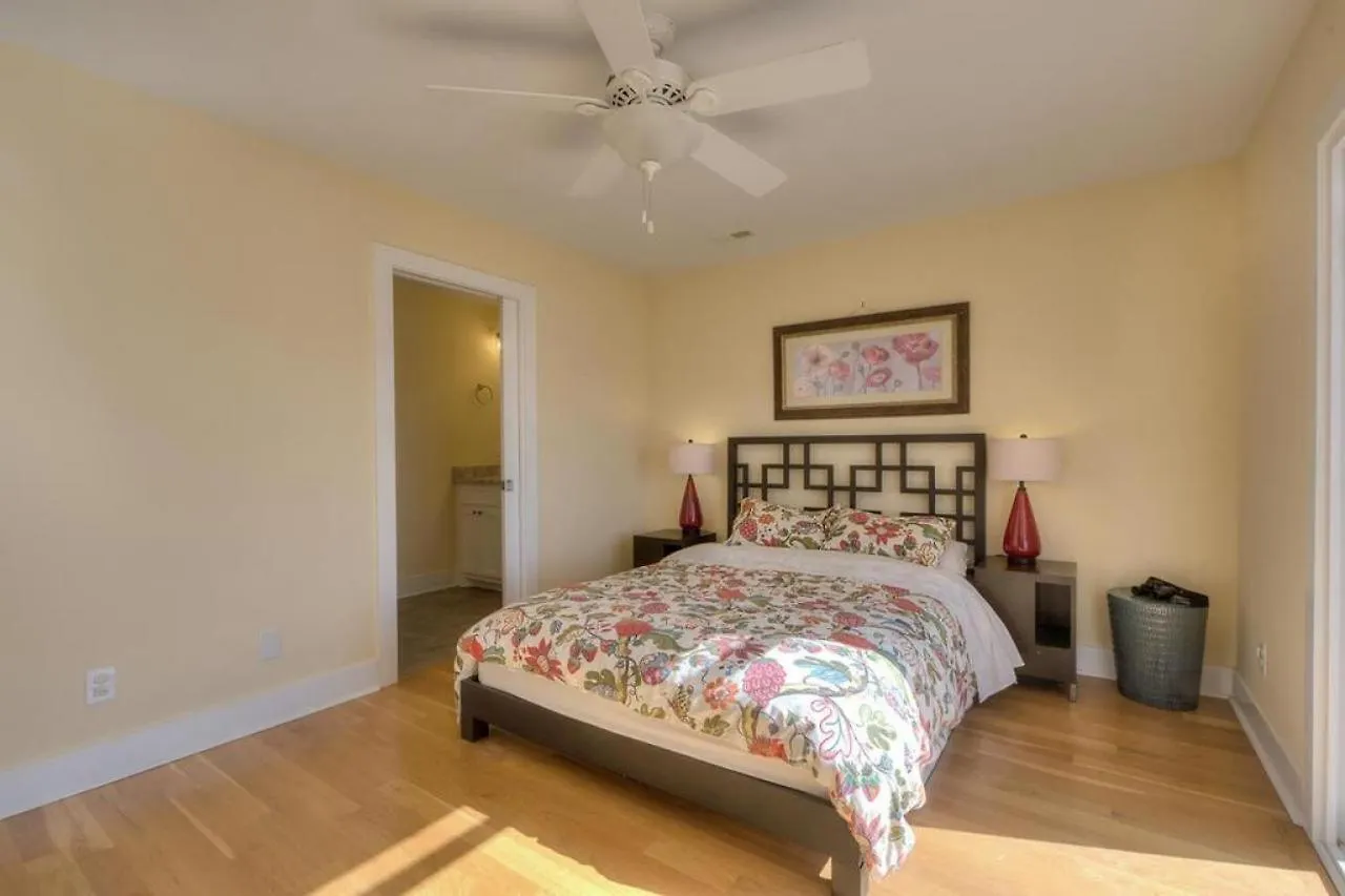 4003 E Drive *