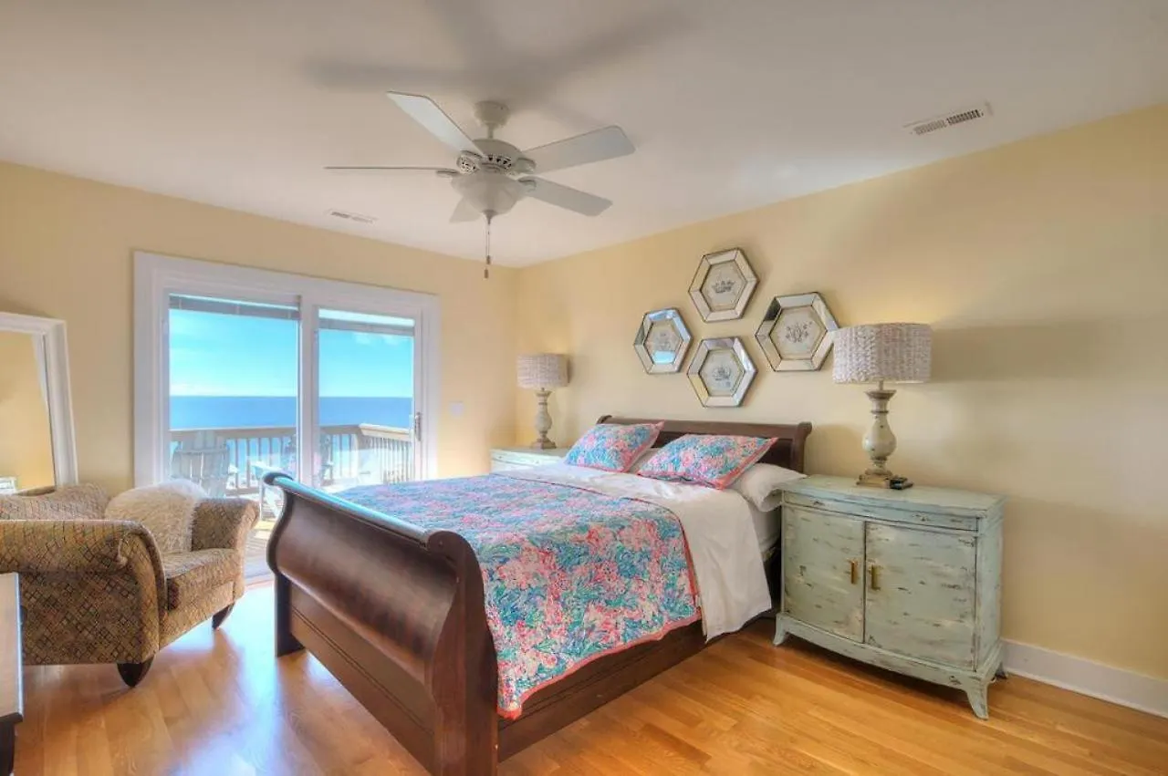 4003 E Drive * Oak Island