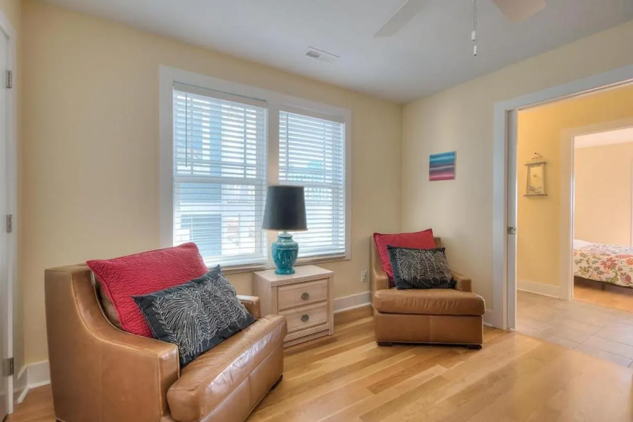 4003 E Drive Oak Island