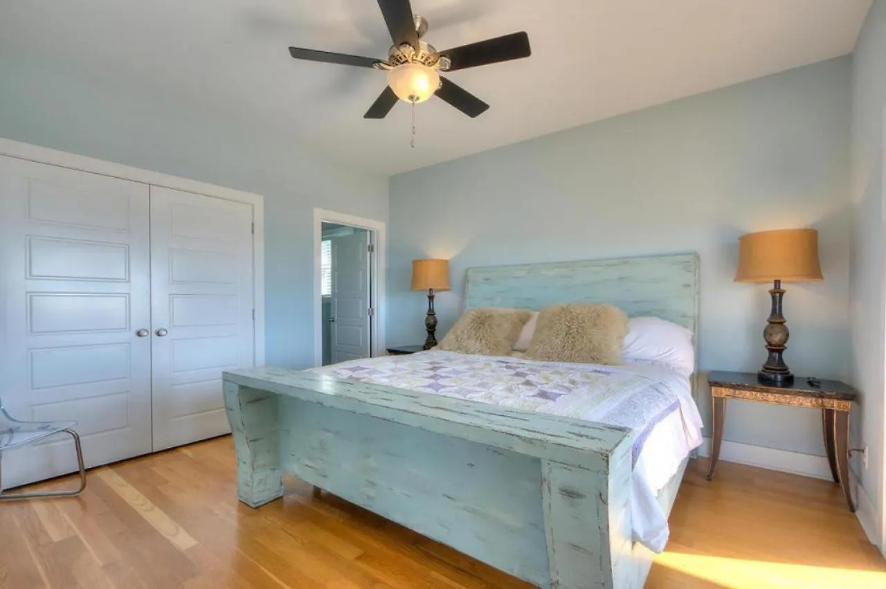 Holiday home 4003 E Drive Oak Island