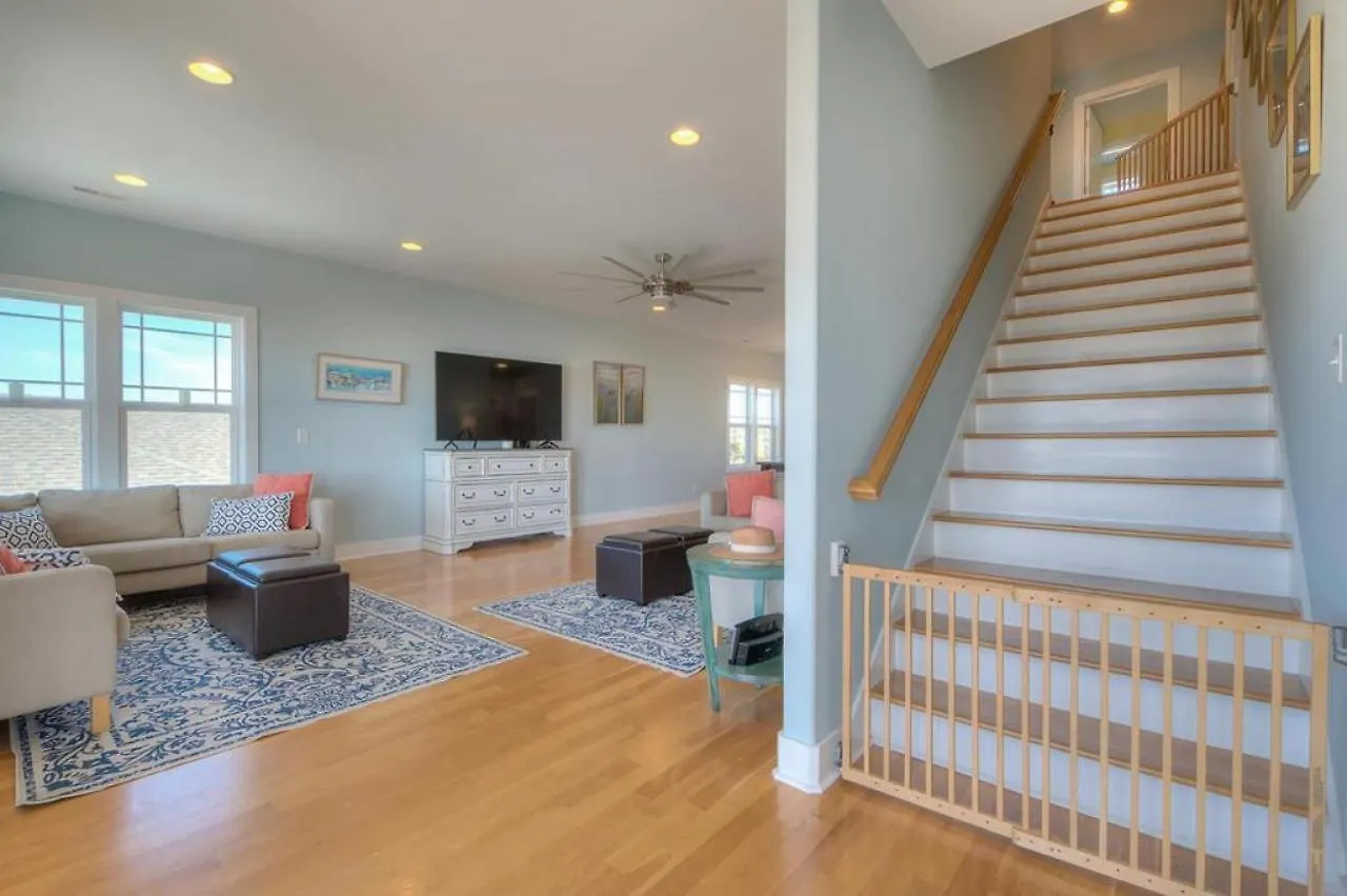 4003 E Drive Oak Island