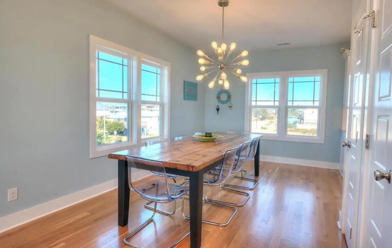 4003 E Drive *