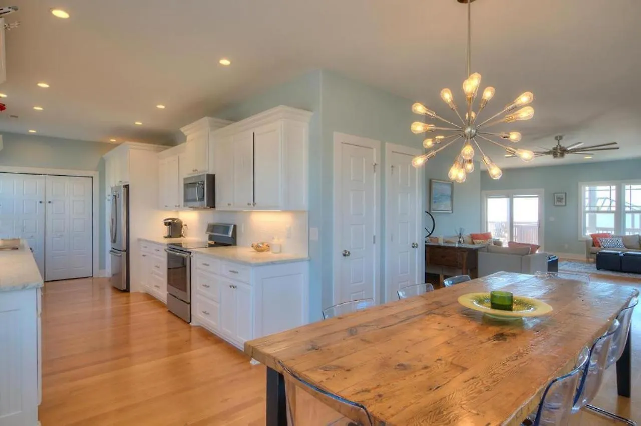4003 E Drive *