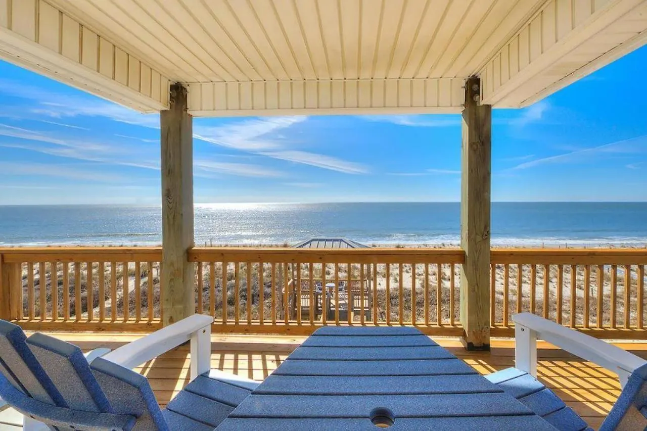 4003 E Drive * Oak Island