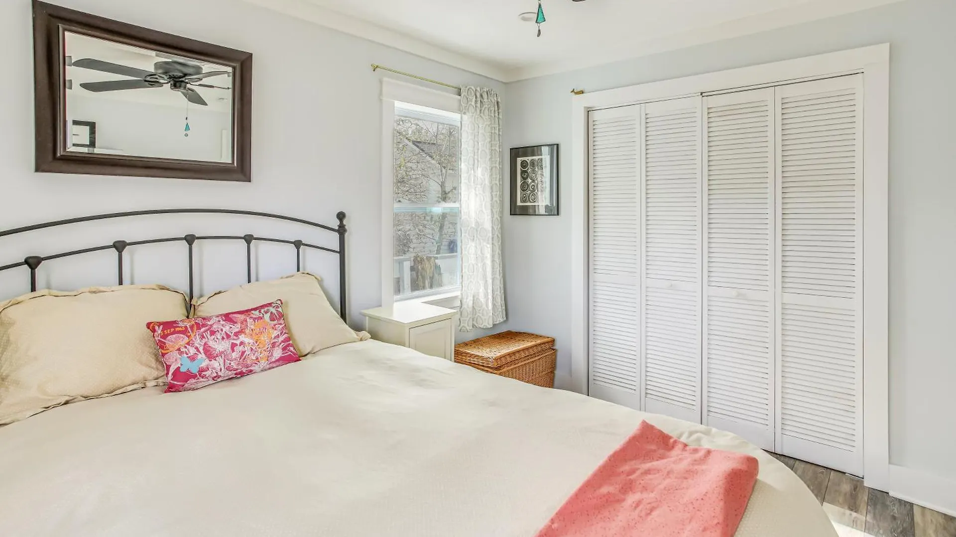 Sustainable - 1 Mi To Beach! Holiday home *