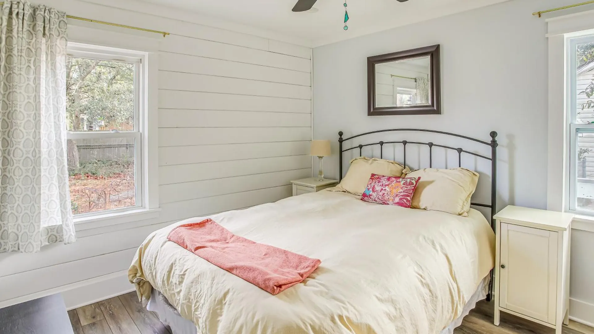 Sustainable - 1 Mi To Beach! Holiday home *