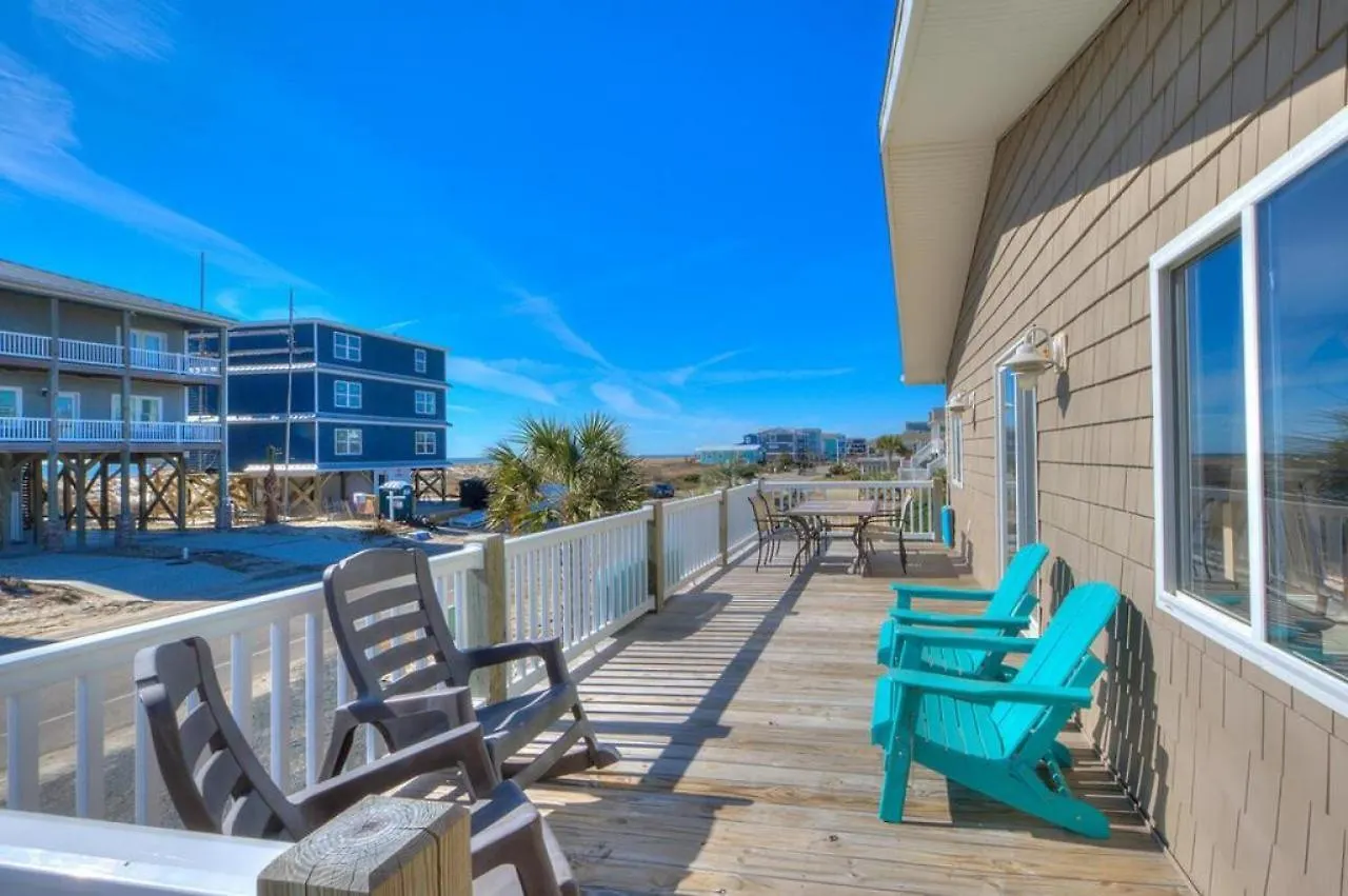 Seas The Moment Holiday home Oak Island