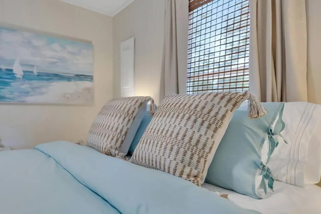 Coastal 3bd One Block From Scenic Walkway Holiday home