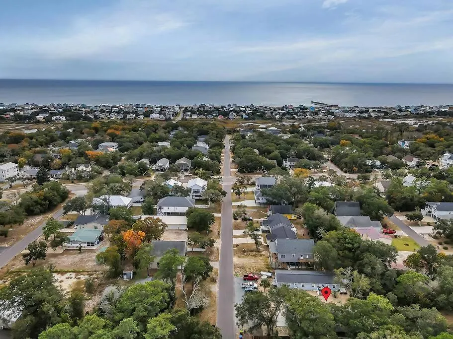 Coastal 3bd One Block From Scenic Walkway