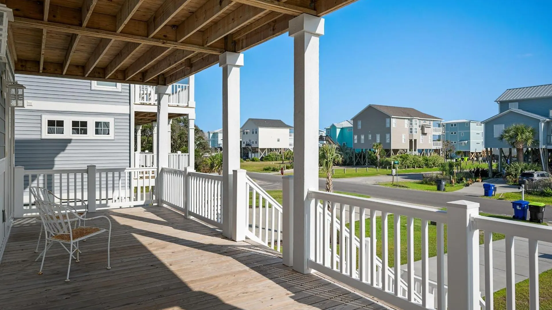 Long Call By Holiday home Oak Island