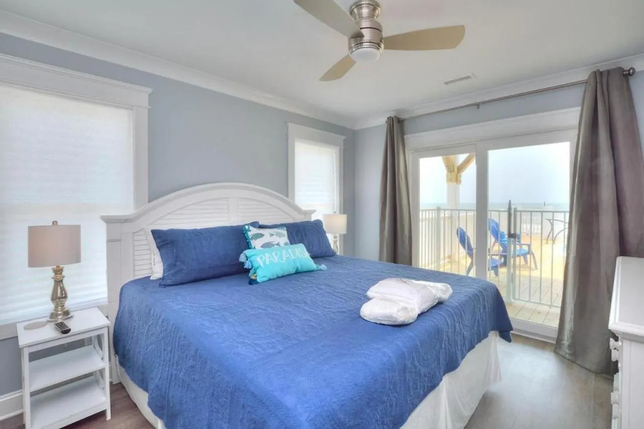 Latitude Adjustment Holiday home Oak Island