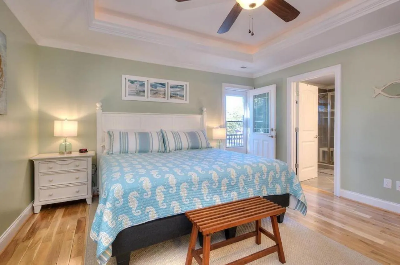 Blue Escape Oak Island