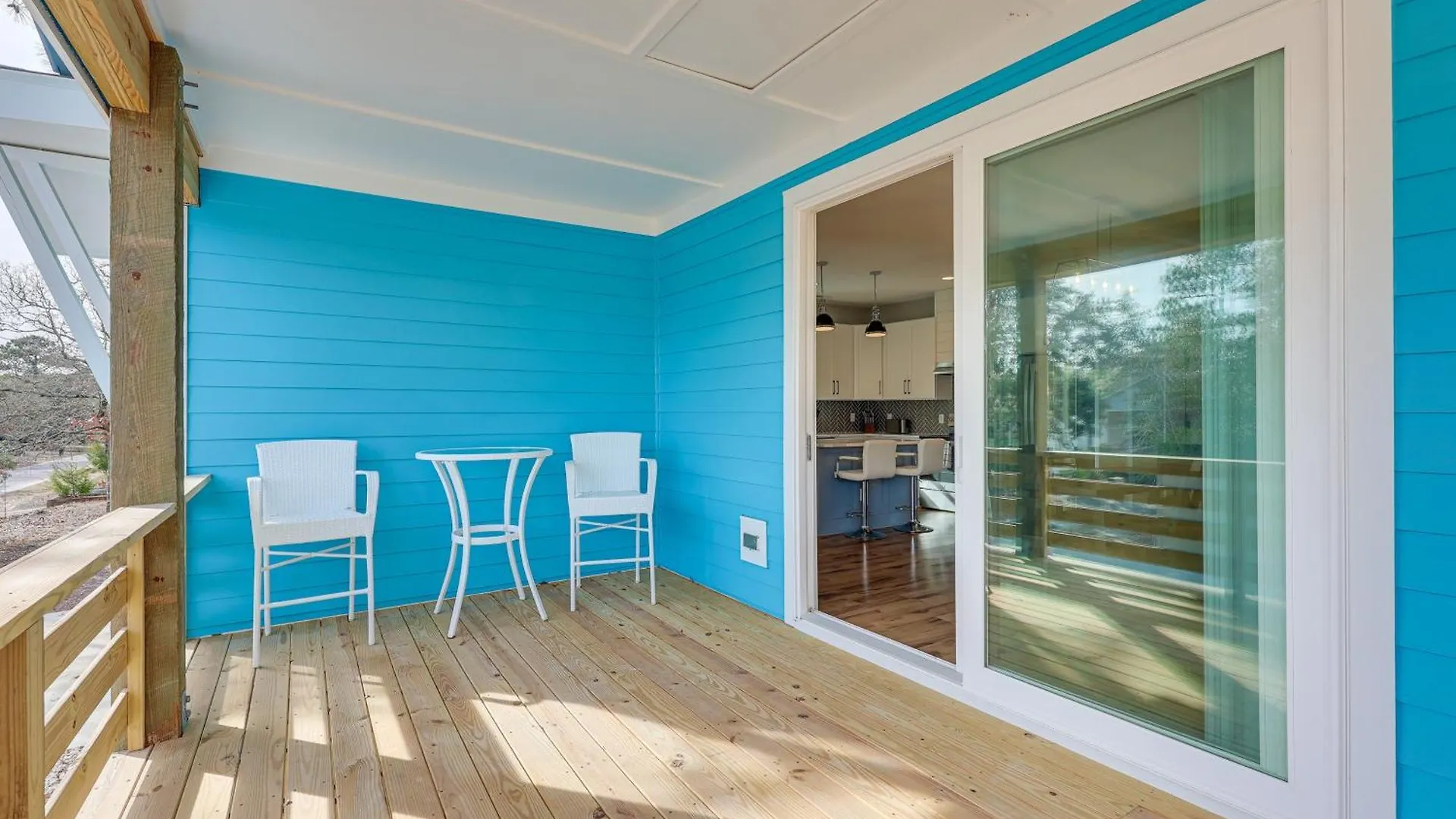 Coastal With Covered Deck! Holiday home *