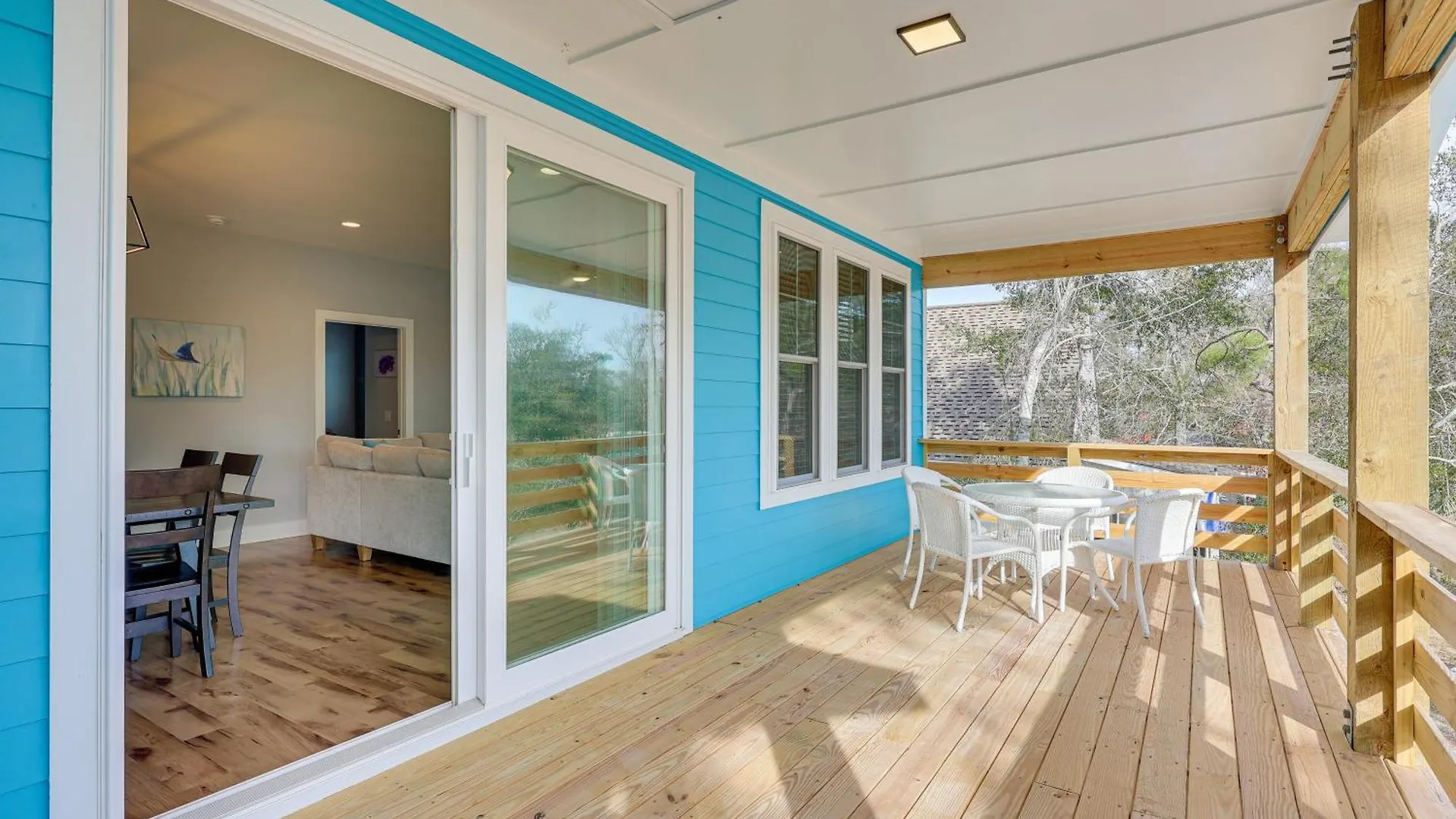 Coastal With Covered Deck! * Oak Island