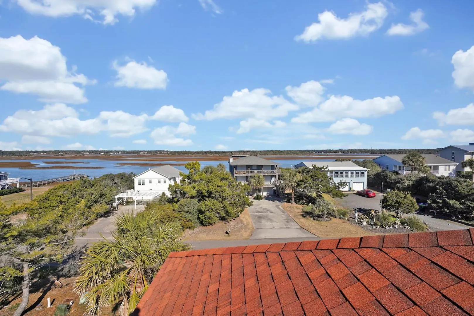 Holiday home 2 Tides Oak Island