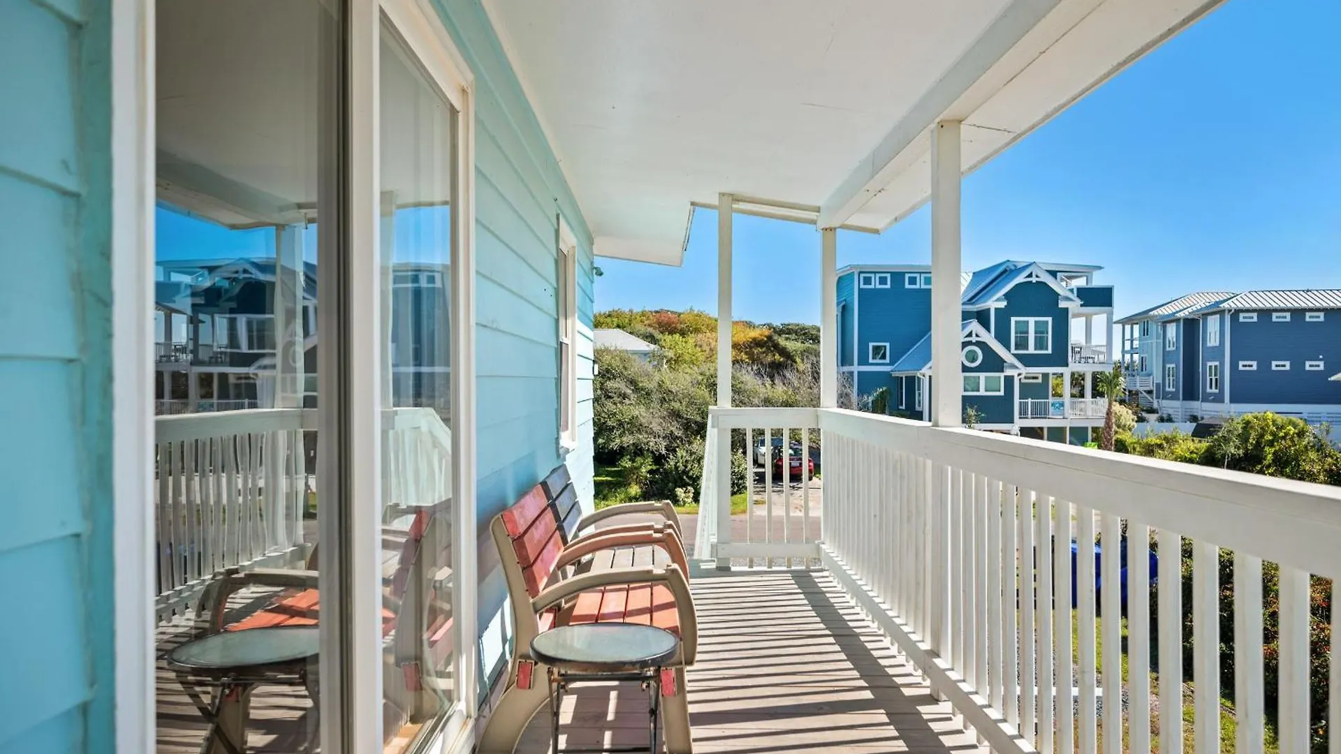 Apartment The Hideaway By Oak Island