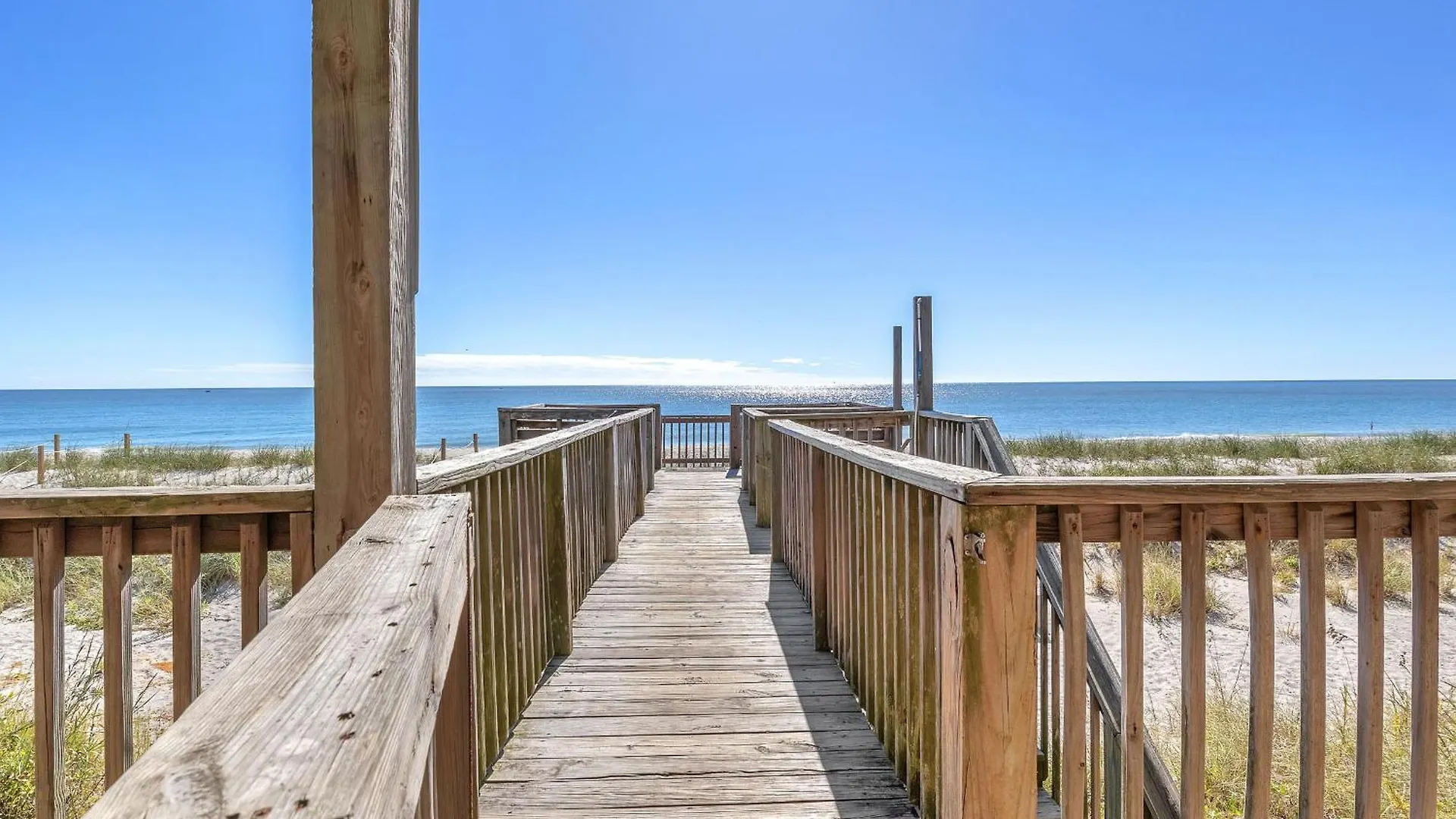 Holiday home Front Row By Oak Island