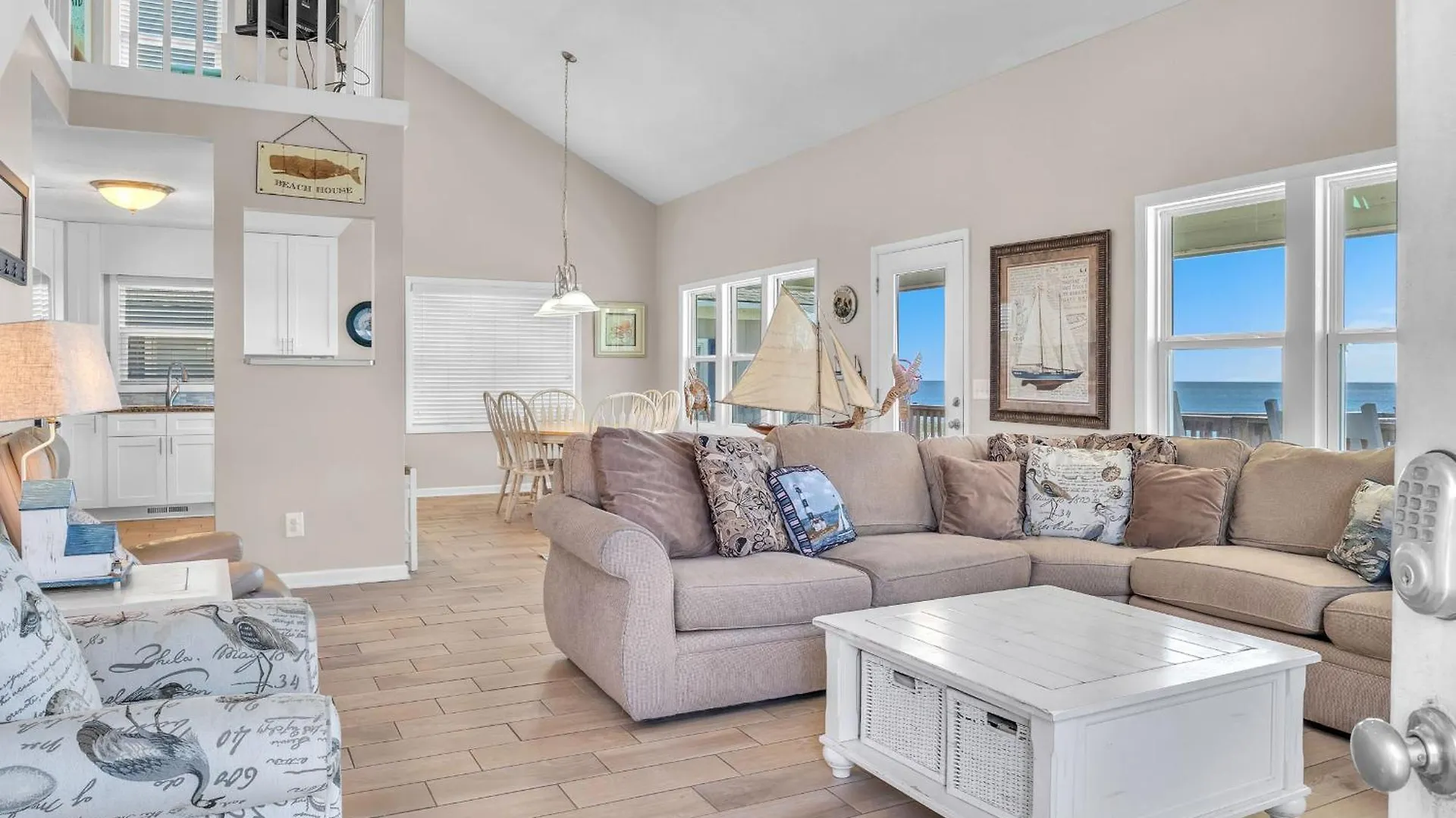 Holiday home Front Row By