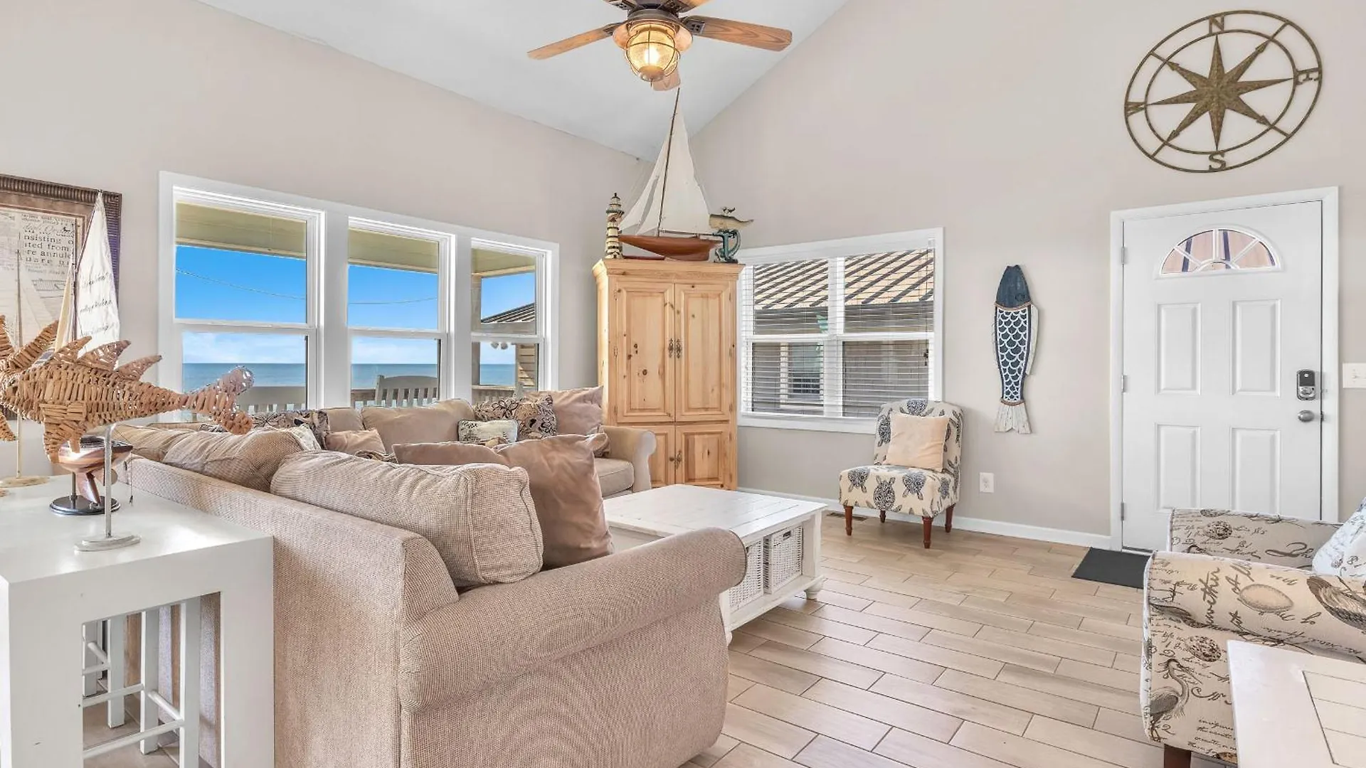 Holiday home Front Row By Oak Island