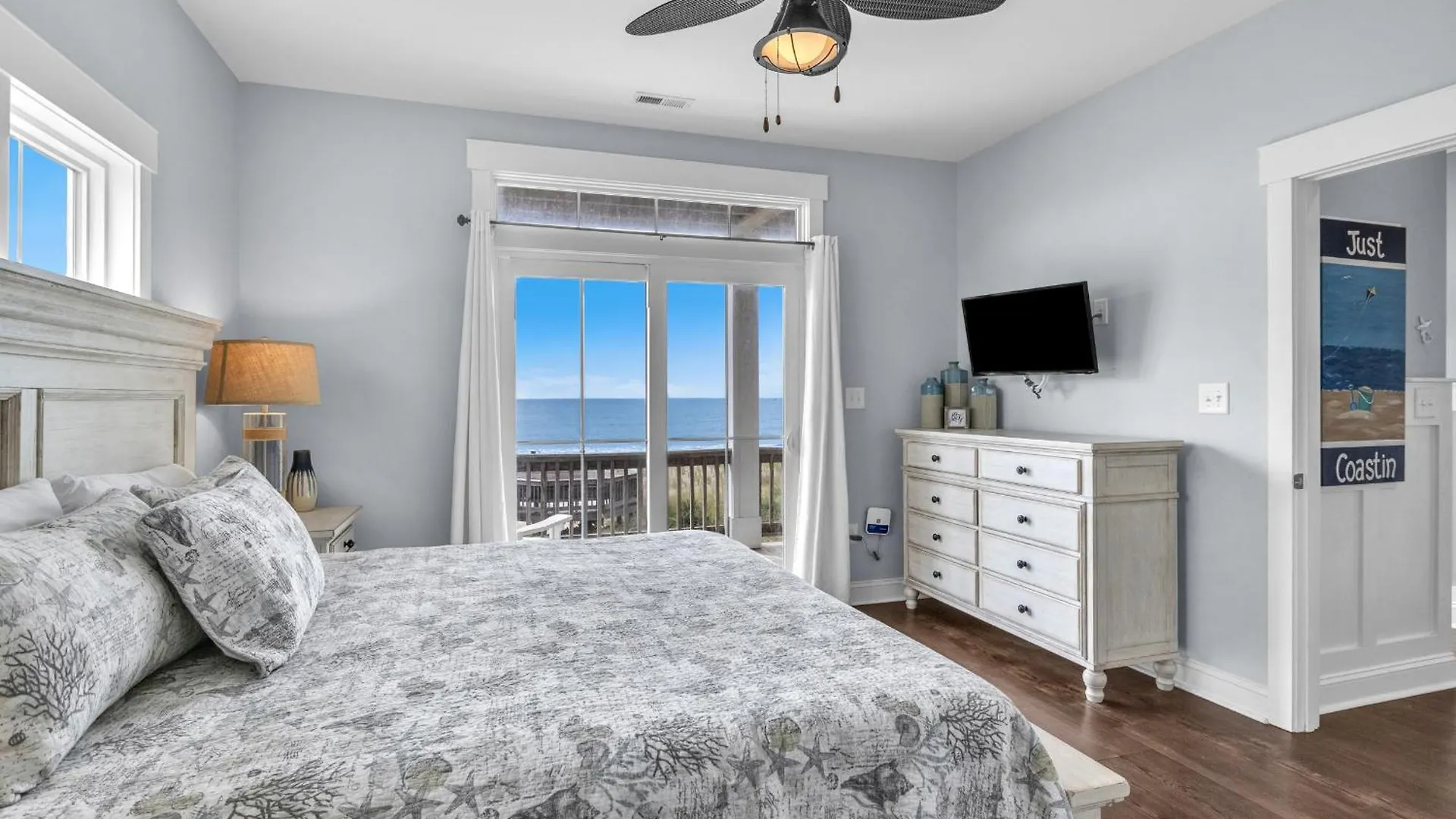 Holiday home Just Coastin By Oak Island