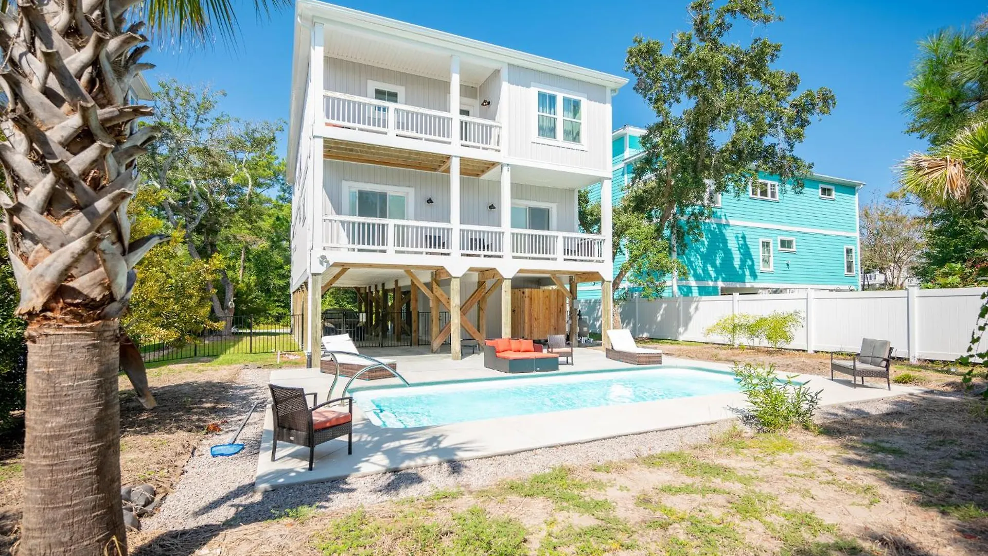 Paradise Pointe By