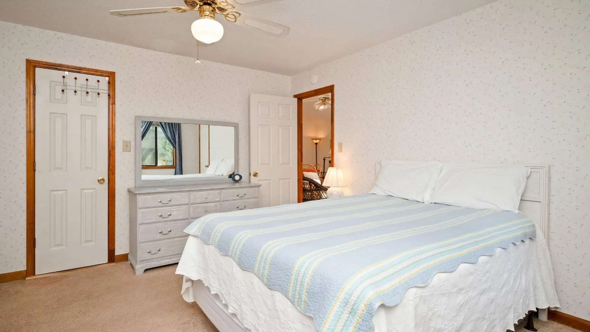 Holiday home The Rectory By Oak Island