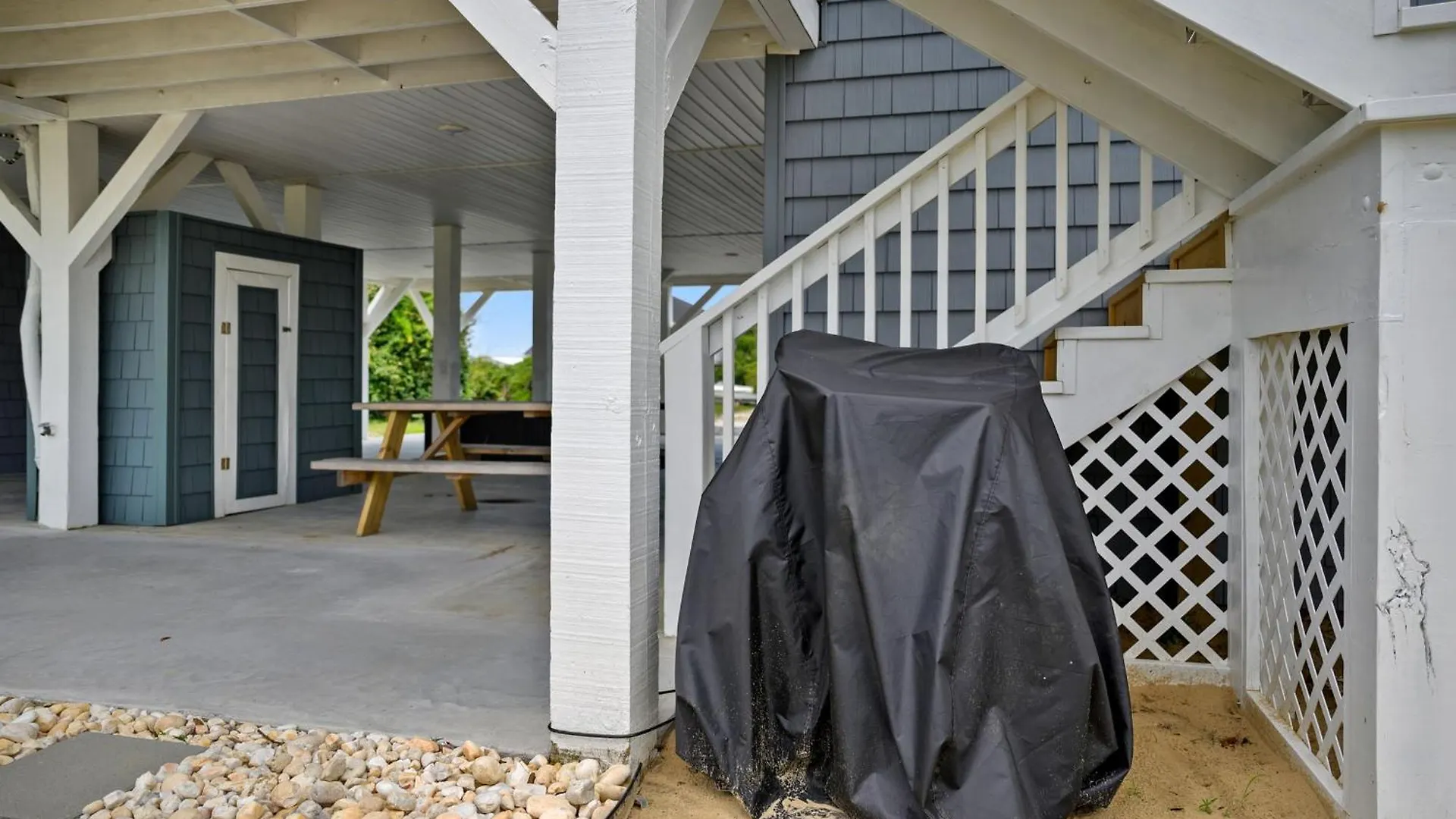 Holiday home Happier Than A Byrd With A French Fry Oak Island