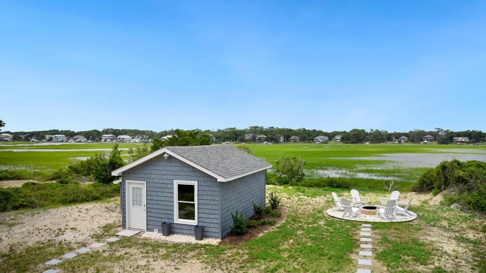 Happier Than A Byrd With A French Fry Holiday home Oak Island