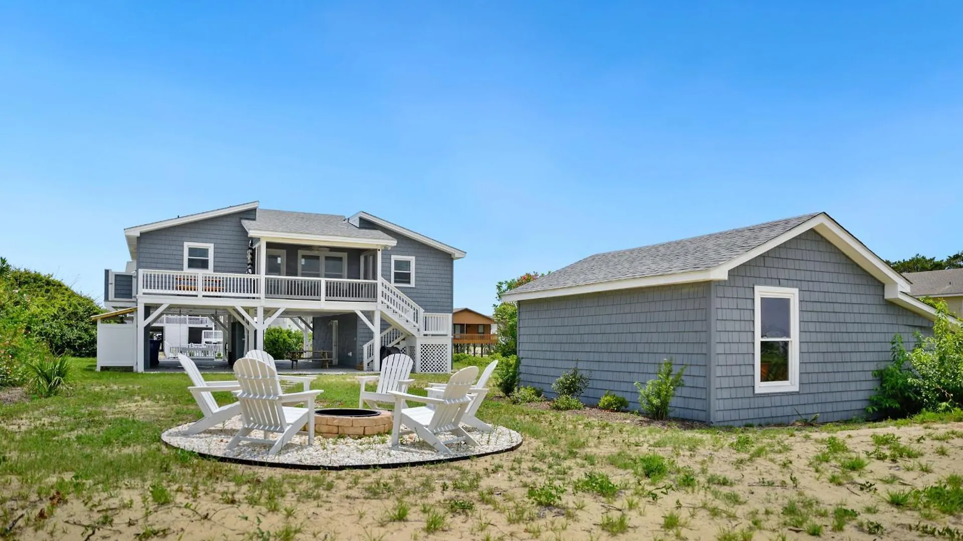 Holiday home Happier Than A Byrd With A French Fry Oak Island