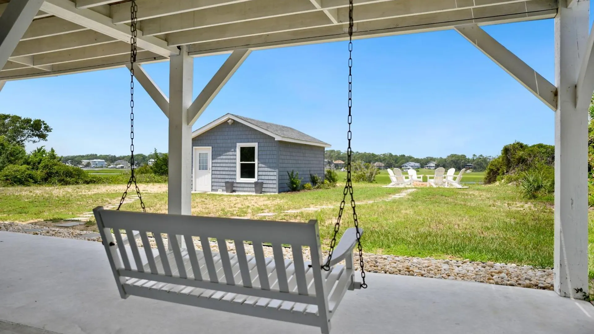 Happier Than A Byrd With A French Fry Holiday home Oak Island