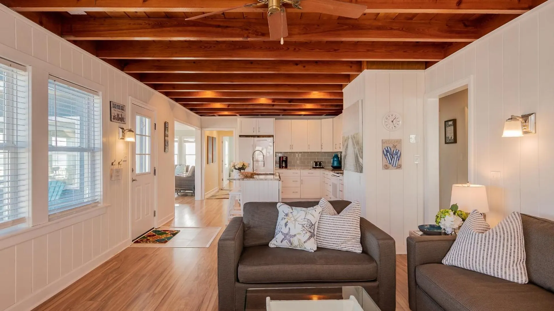 Holiday home A Little Nauti By Oak Island