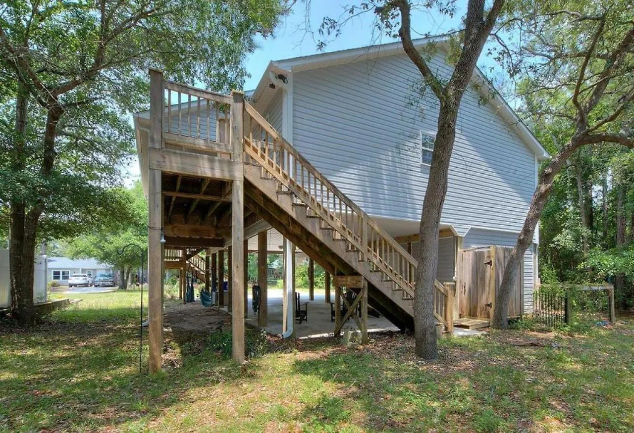 Happy Ours * Oak Island