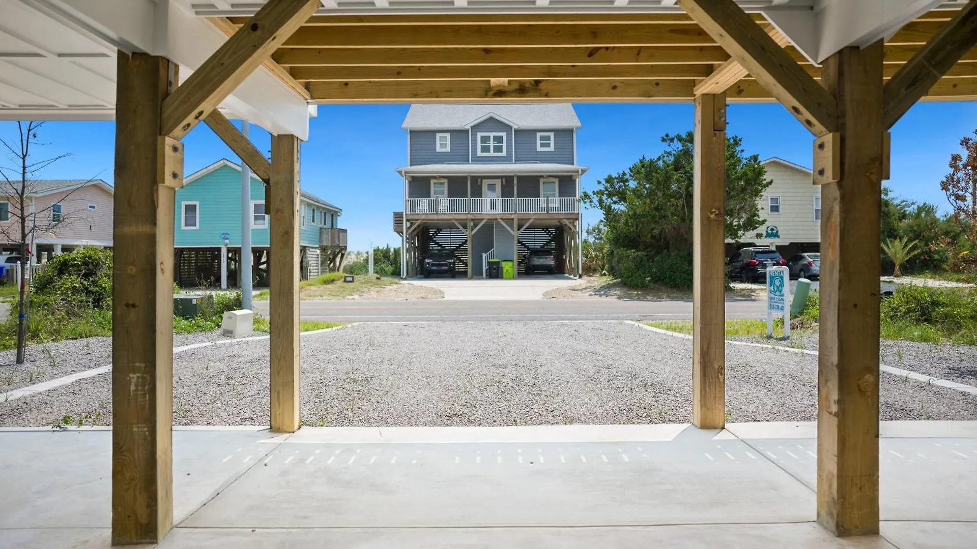 Holiday home Tan And No Plan Oak Island