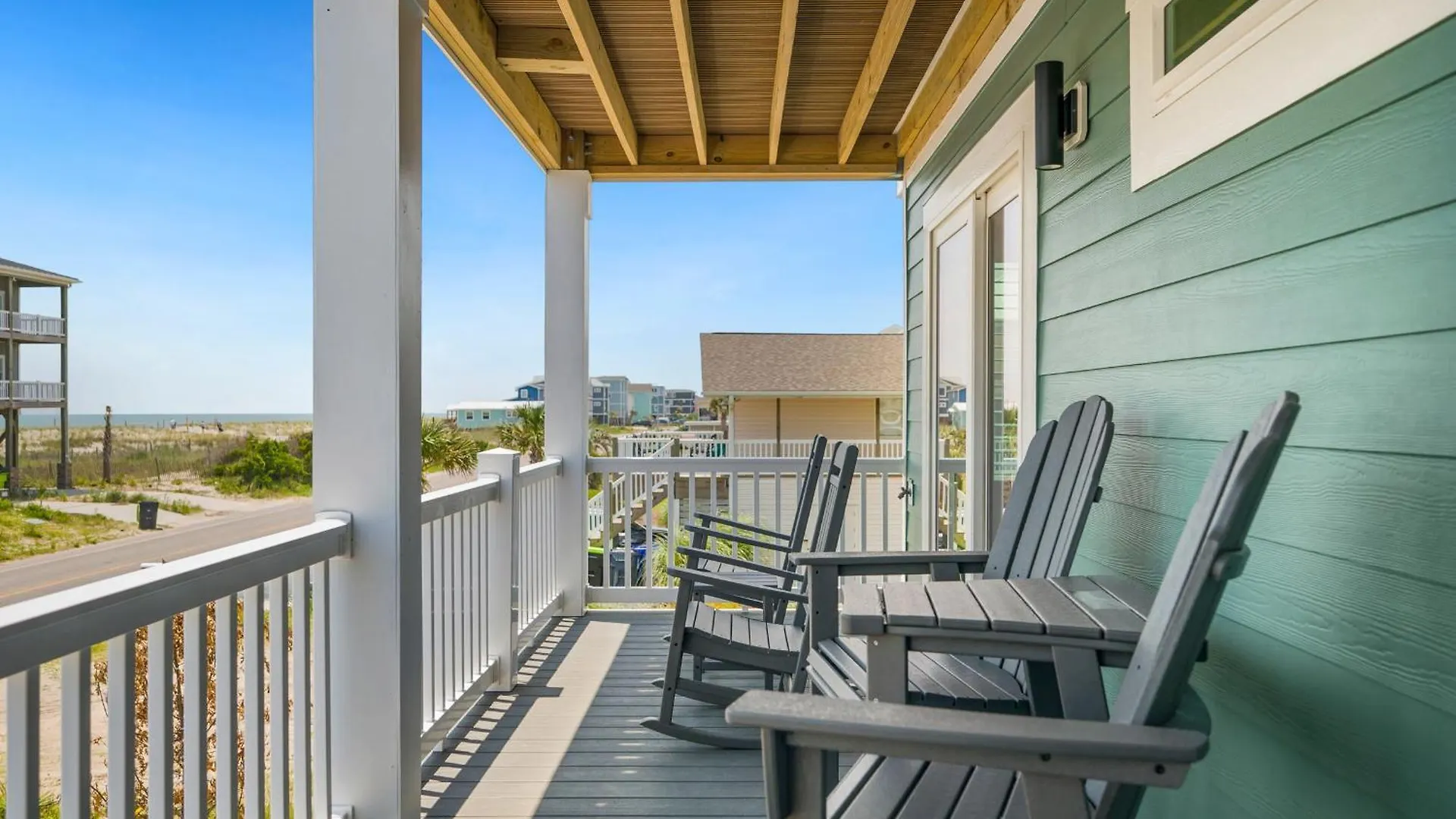 Tan And No Plan Holiday home Oak Island