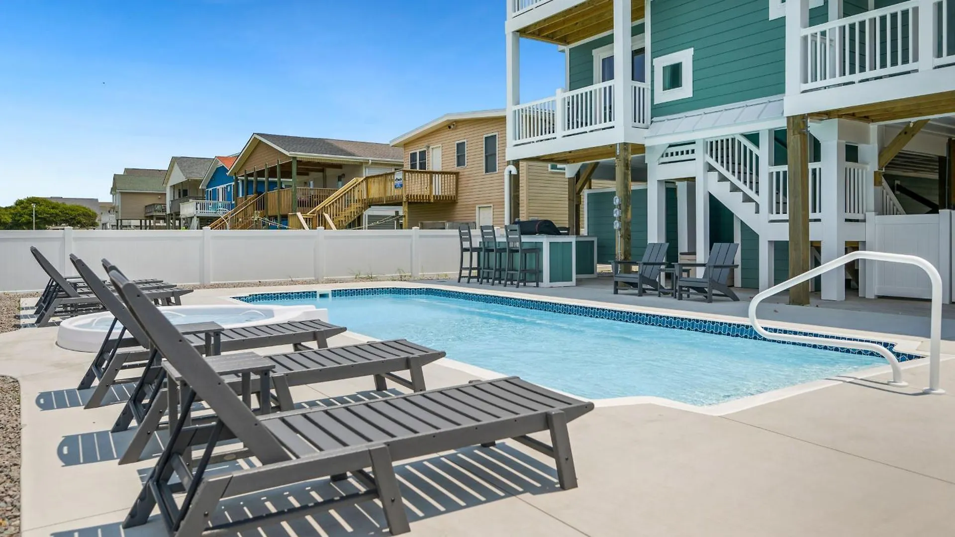 Tan And No Plan Oak Island