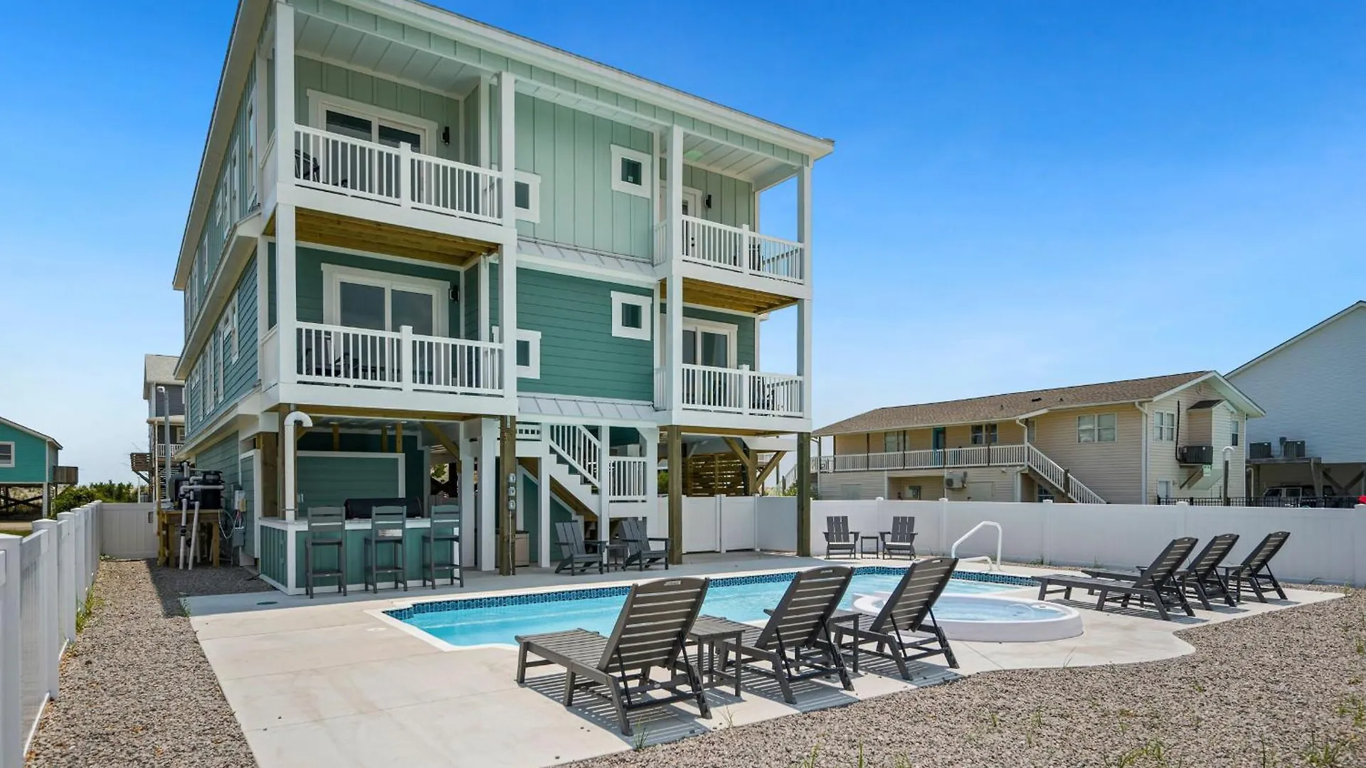 Tan And No Plan * Oak Island