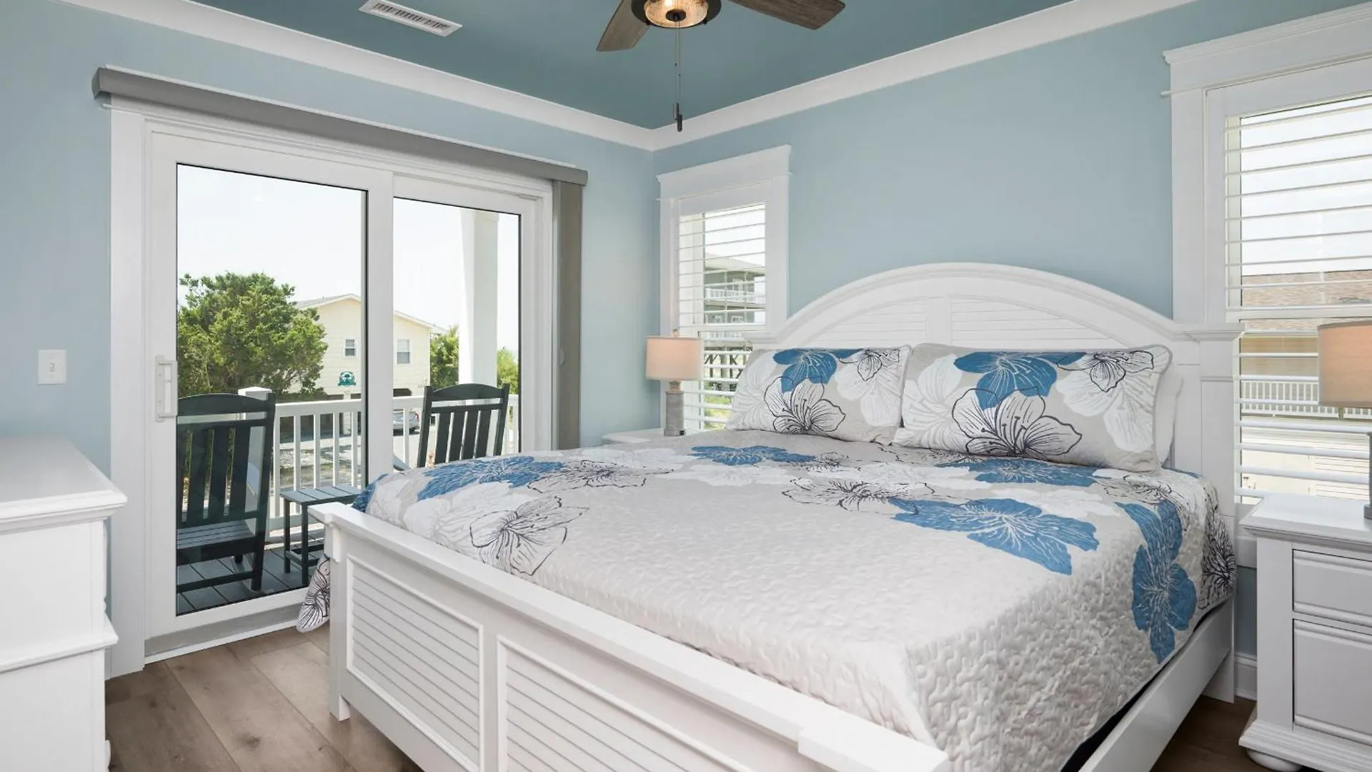 Holiday home Tan And No Plan Oak Island