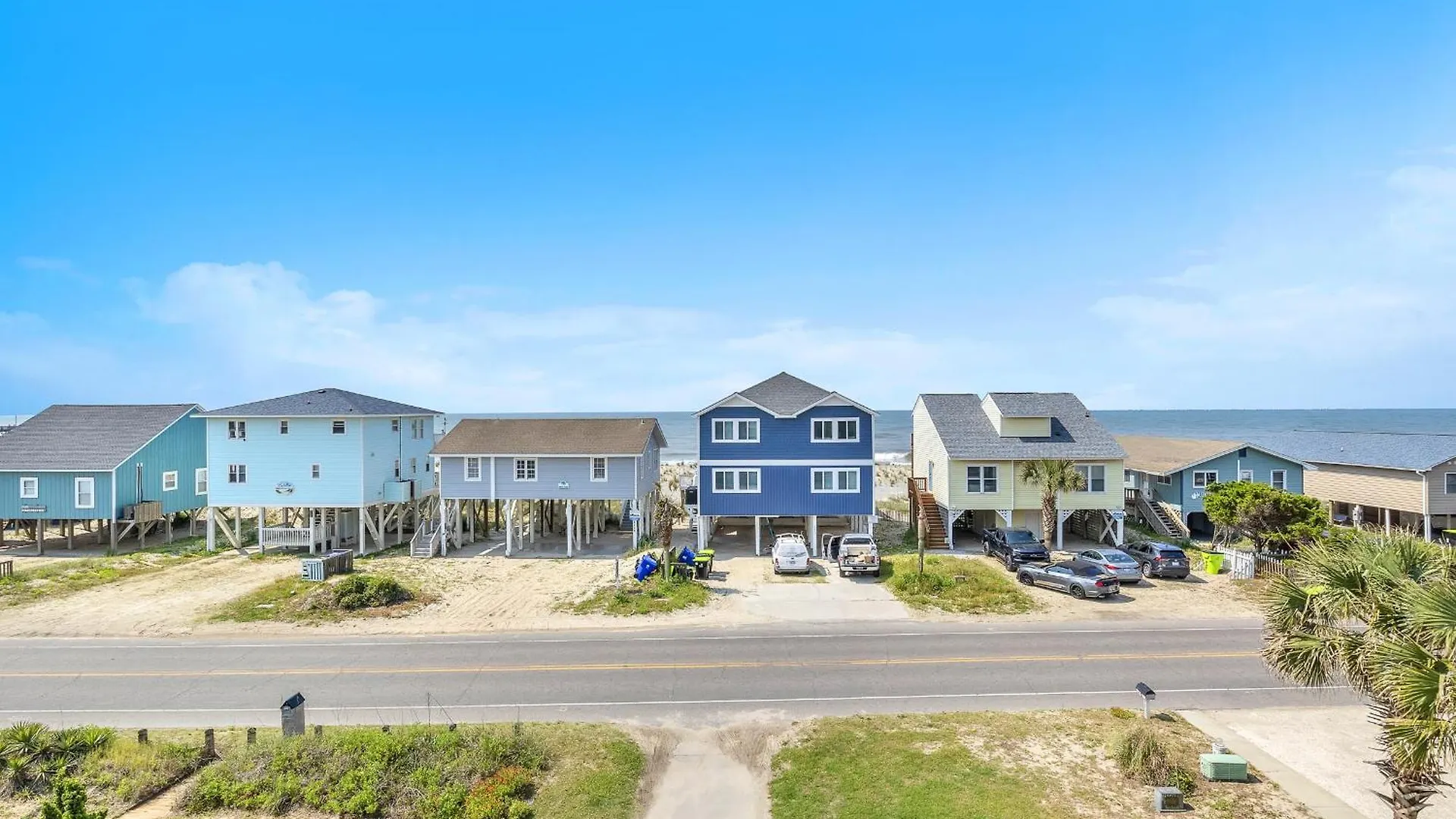 5 Buoys By Holiday home Oak Island