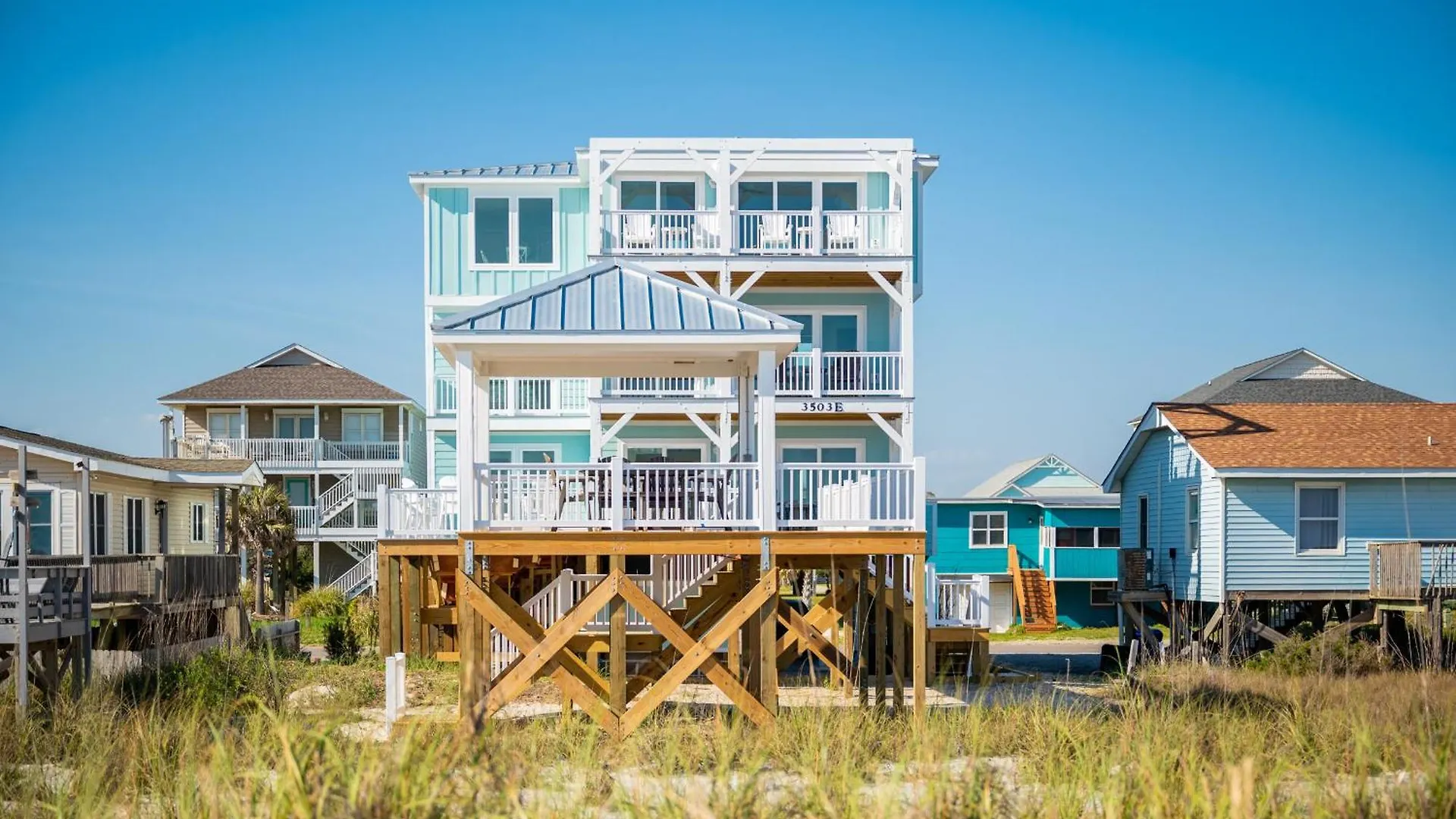 Waves Of Joy Holiday home Oak Island