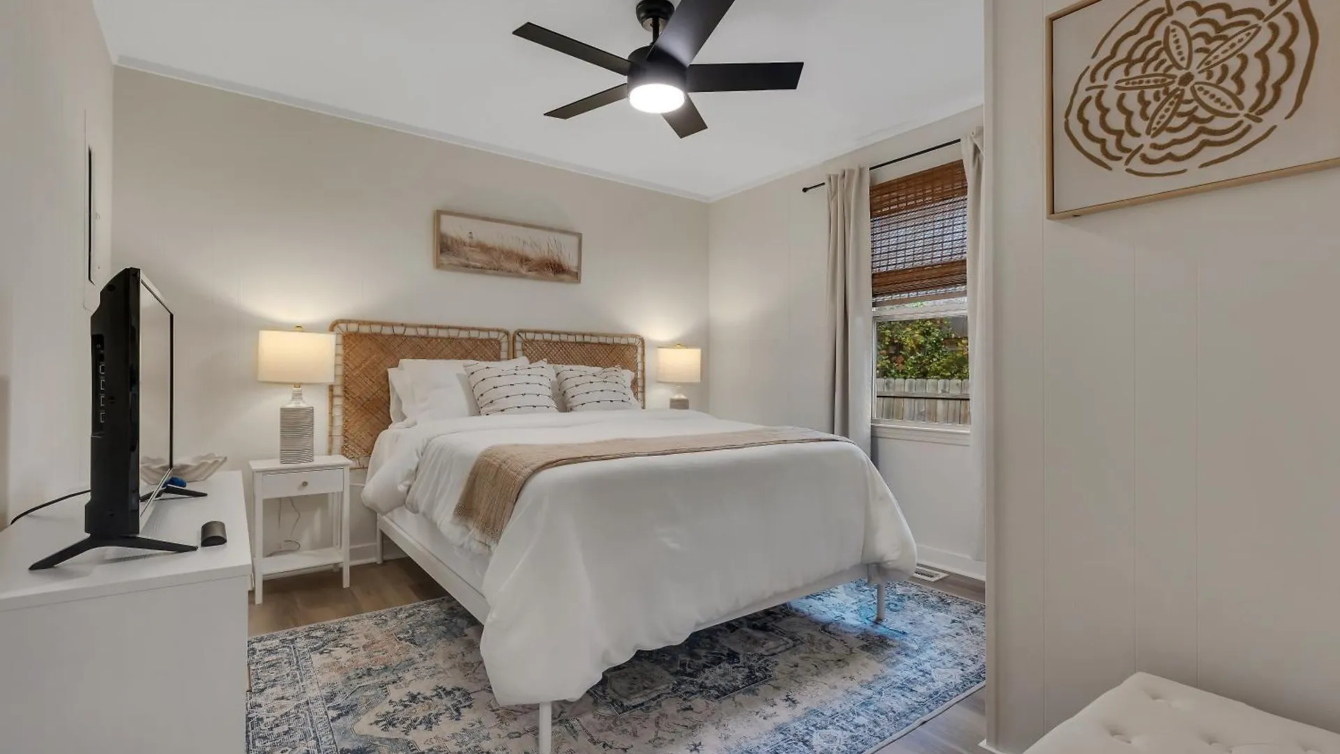 Beachy 3bd One Block From Scenic Walkway Holiday home *