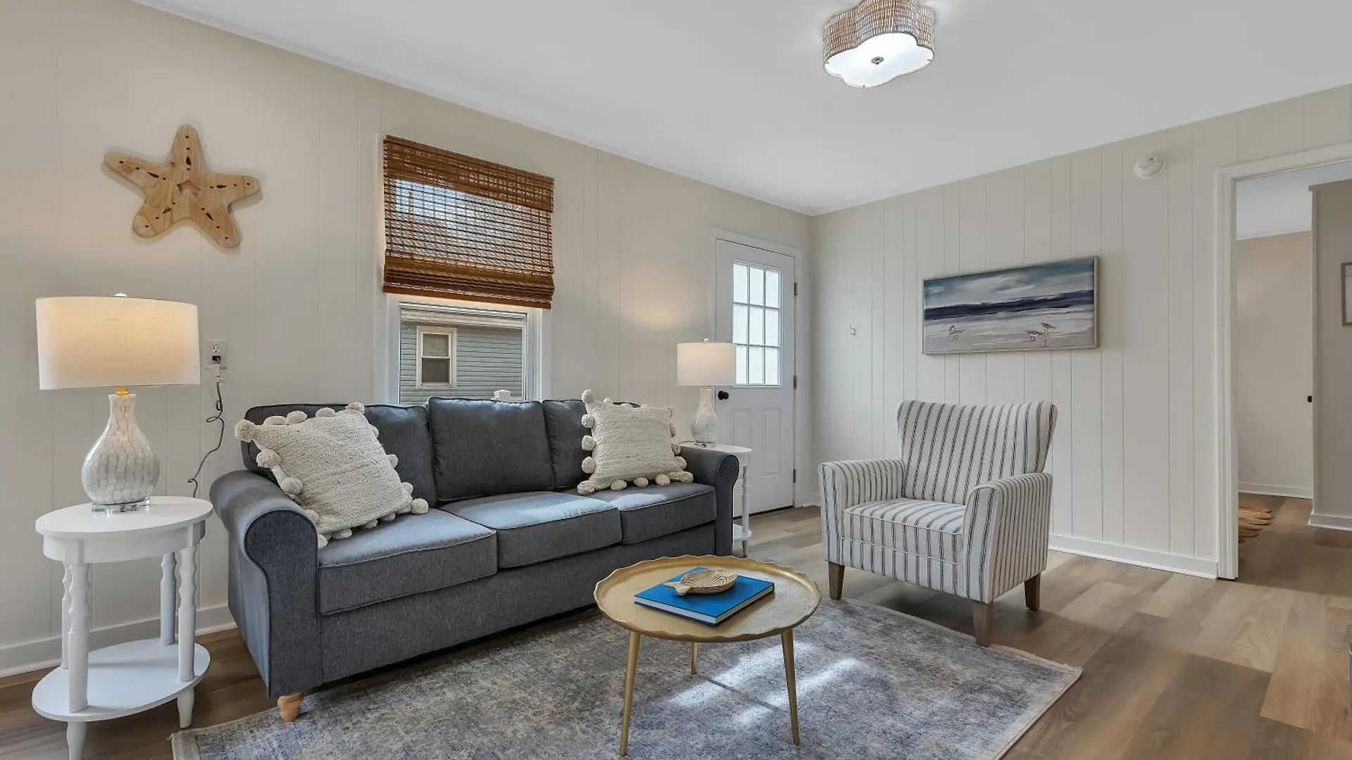 Beachy 3bd One Block From Scenic Walkway Holiday home Oak Island