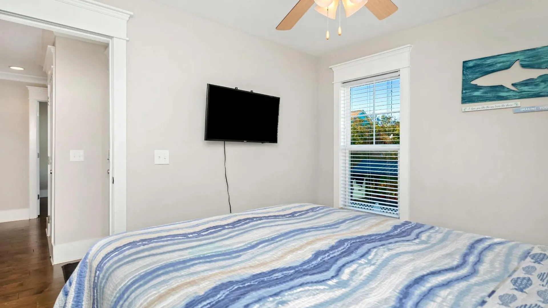 Panama Breeze Oak Island