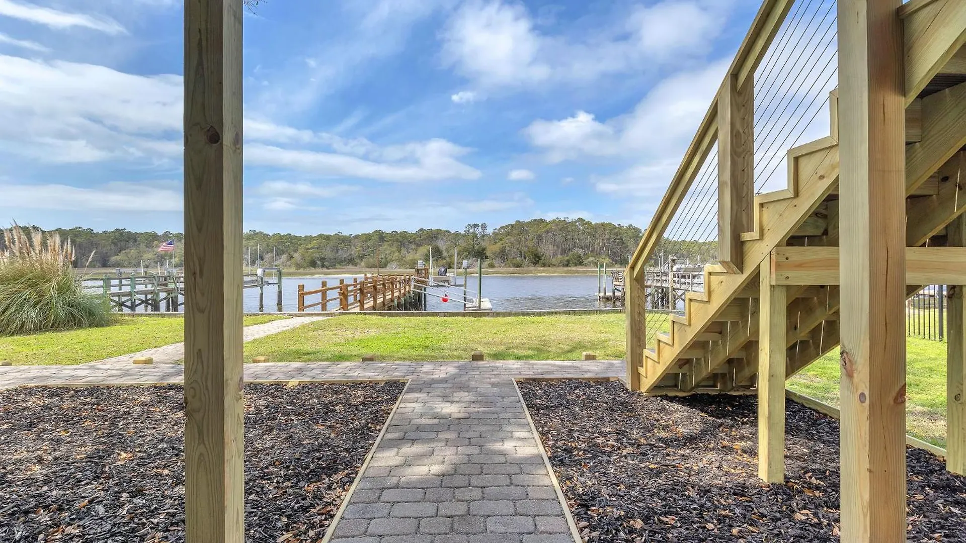 Yacht View Oak Island