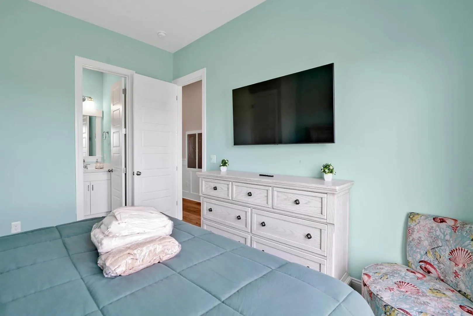 Aquila West Oak Island