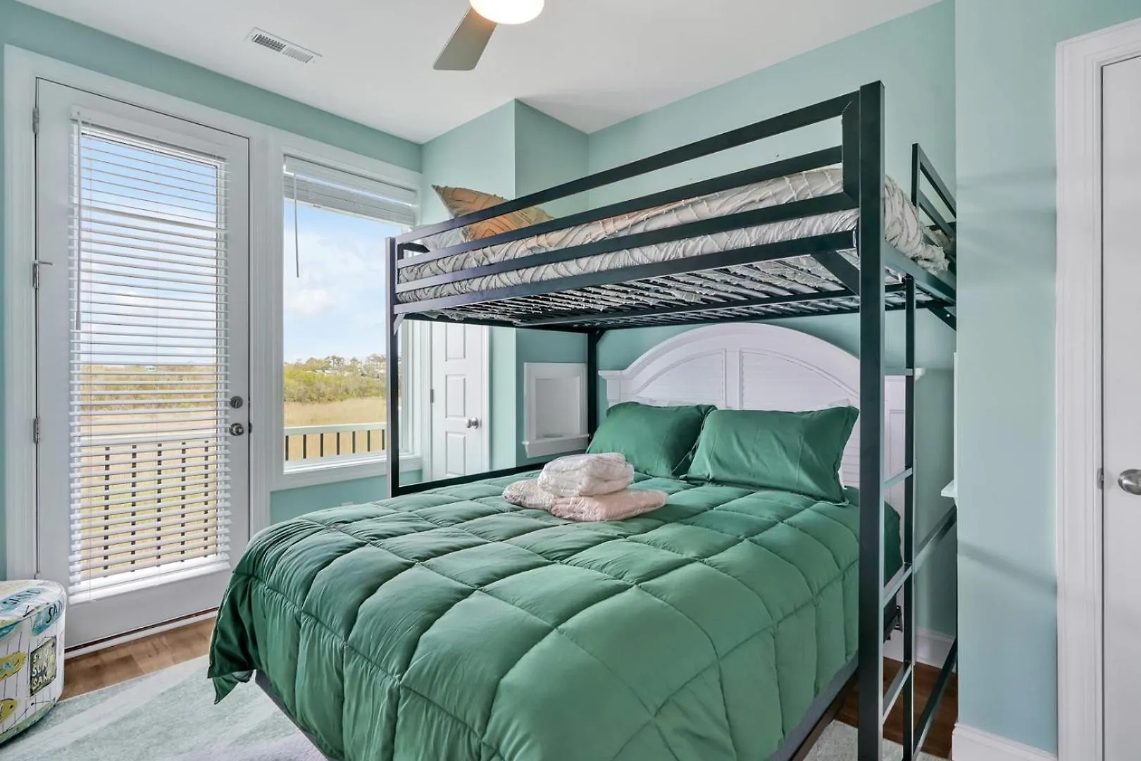 Aquila West Holiday home *