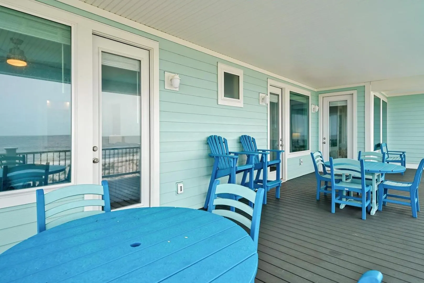 Aquila West * Oak Island